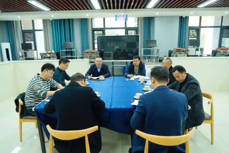 甘孜职业学院党委副书记、纪委书记张波一行来校考察调研