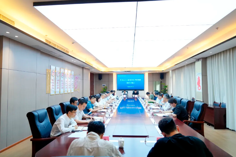 西充县人民政府副县长李莉一行来校考察调研