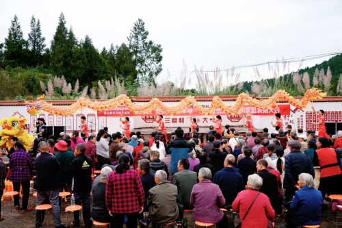 我校师生赴三官村开展“真帮扶、促振兴、庆丰收”系列活动