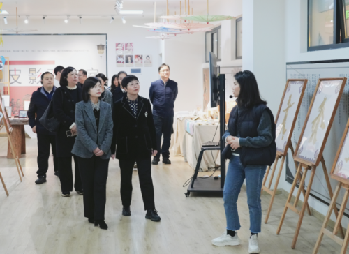 共青团南充市委书记席文莉一行来校考察调研