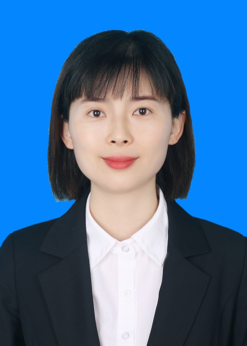 李英.jpg