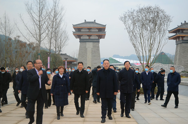 南充市委书记宋朝华率队到我院现场拉练检阅工作