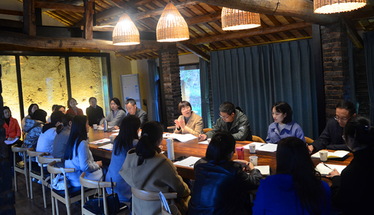 南充文化旅游职业学院召开女教职工代表座谈会