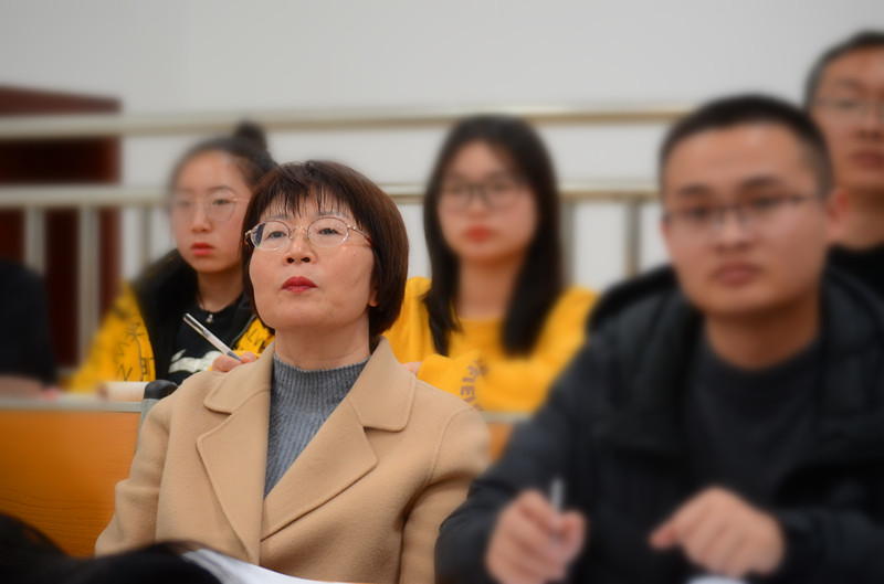 学院党委书记王荣秀率队开展新学期教学工作检查 学院党委书记王荣秀率队开展新学期教学工作检查