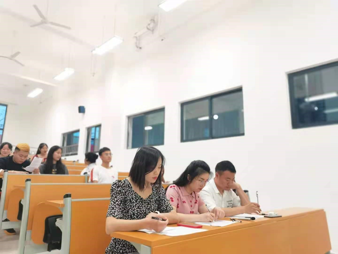 党史我来讲，红色照我心