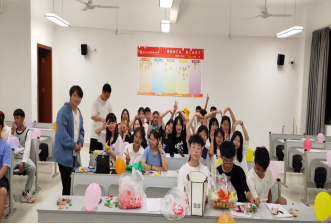 月圆人团圆，寒砺暖心间
