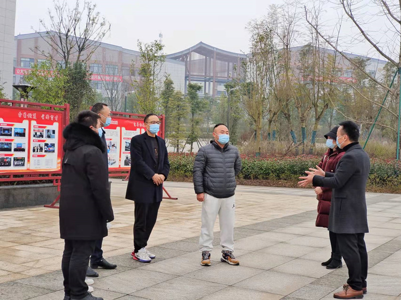 我校院领导大年初一慰问坚守岗位的教职员工 我校院领导大年初一慰问坚守岗位的教职员工